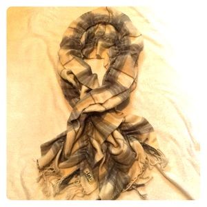 L.e.i. Scarf